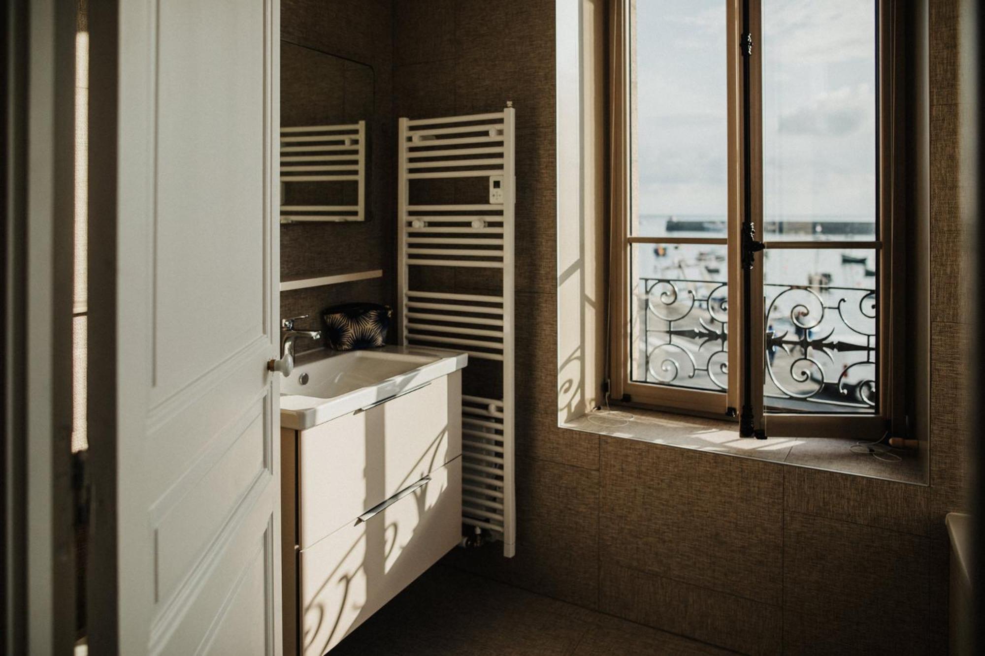 Le Mora Hotes Barfleur Buitenkant foto